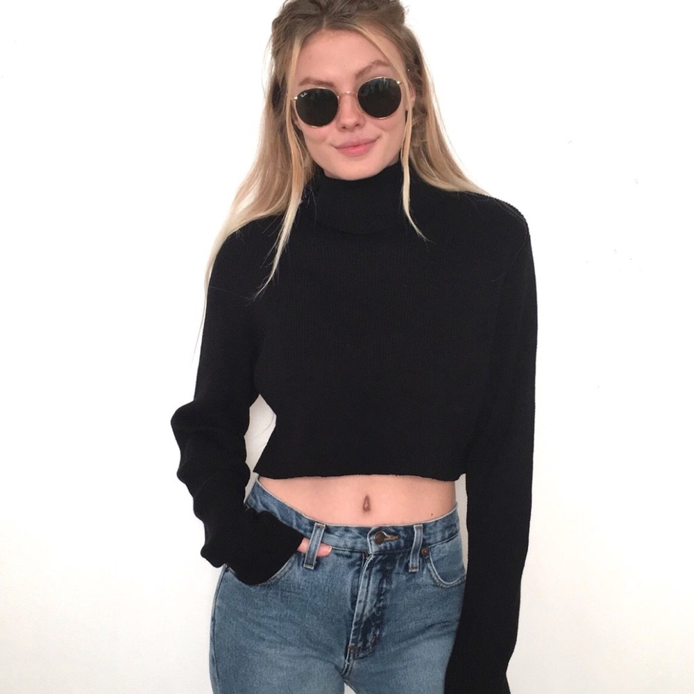 Black Ribbed Cropped Turtleneck Sweater